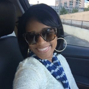 Meet your Posher, Adrean a