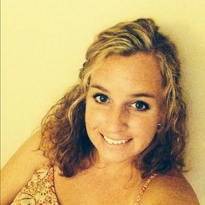 Meet your Posher, Rebecca