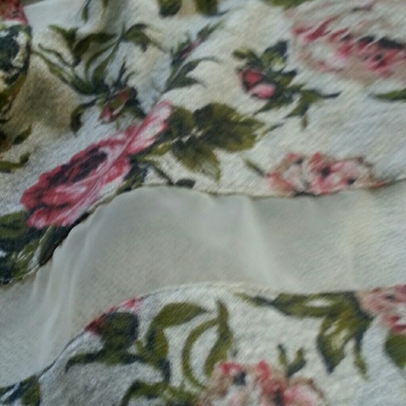 3/4 length sleeve top - Picture 2 of 2