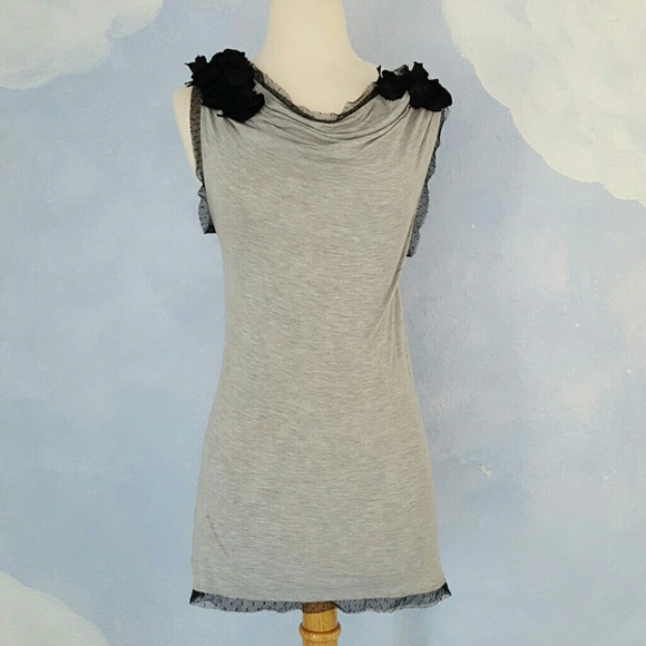 Sold in a bundle~Heather Gray Rose Bud Top - Picture 2 of 3
