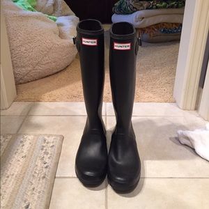 tall black hunter boots