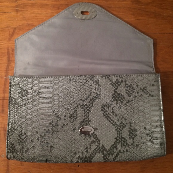 Clutch - Picture 3 of 4