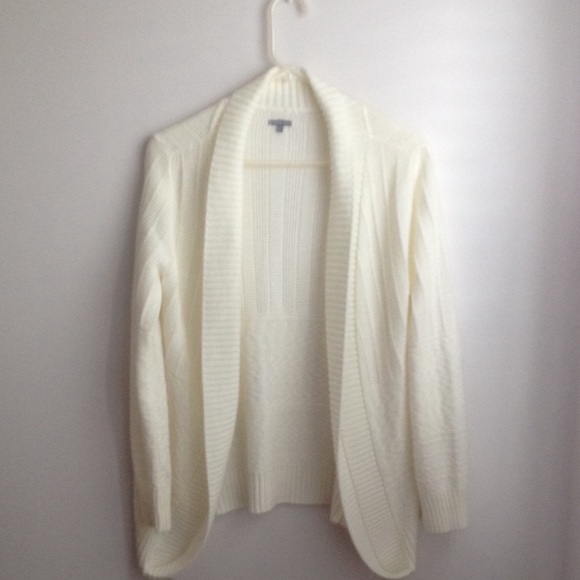 White cardigan ⚪️