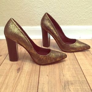 Report Signature Murphy Gold block heels