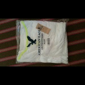 NWT American Eagle long sleeve favorite T in white