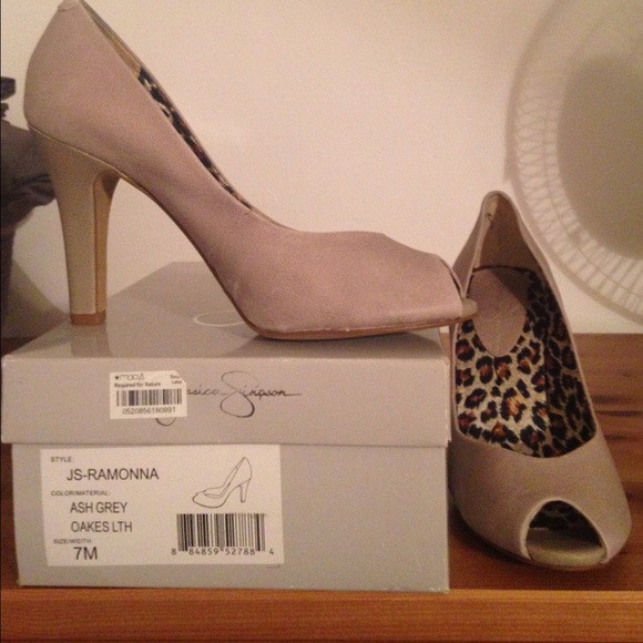 Shoes - Picture 1 of 3