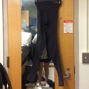 Zone in tight Lululemon leggings size 2