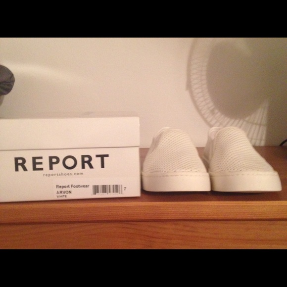 Sneakers slip on