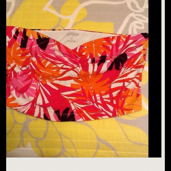Express Sexy Stretch Crop Top