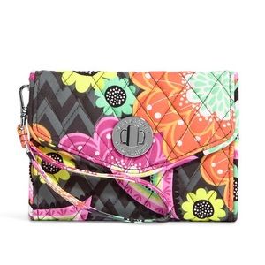 NWT Vera Bradley Your Turn Smartphone Wristlet