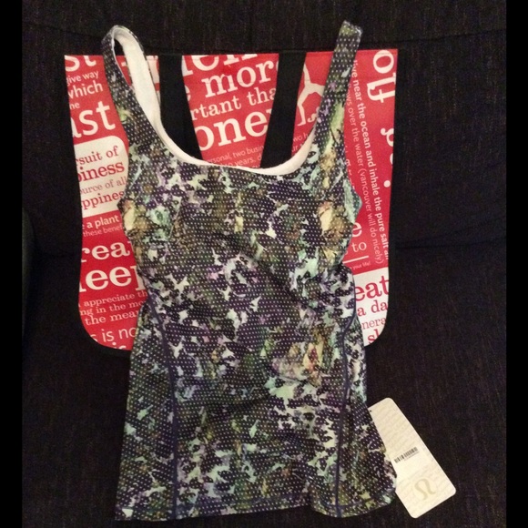 LULULEMON Amala tank