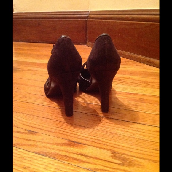 Dressy work or casual shoe - Picture 2 of 3