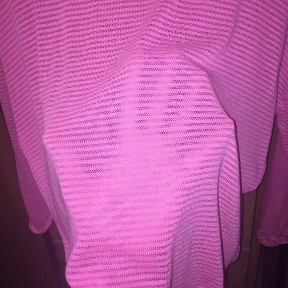 Pink top - Picture 3 of 3