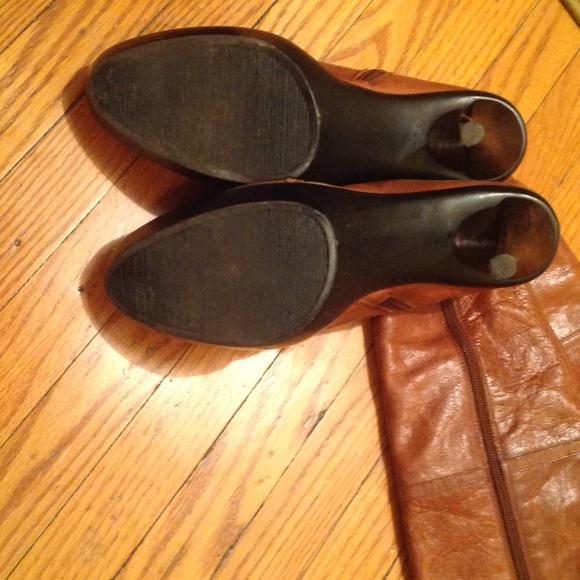 Rustic boots - Picture 2 of 3