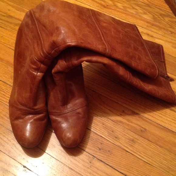 Rustic boots - Picture 3 of 3