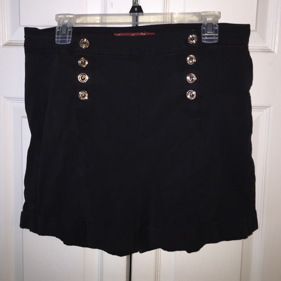 HIGH WAIST SHORTS