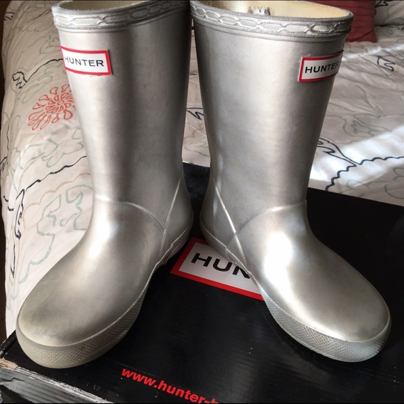 💦Hunter Boots! Toddler size 11 in silver!