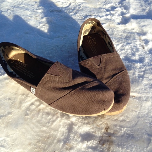 TOMS~ Brown women's 8