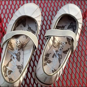 Skechers beige/cream size 7.5 worn twice