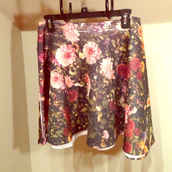 Flowered skater skirt