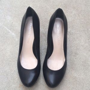 Black Franco Sarto pumps. 9 Black Franco Sarto pumps. 9
