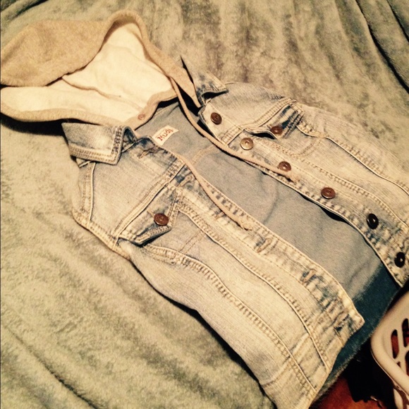 Sleeveless Jean Jacket- with hood- Mudd