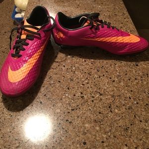 Women's soccer cleats