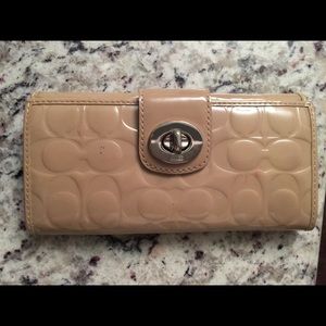 Authentic Coach Patent Leather Beige/Tan Wallet