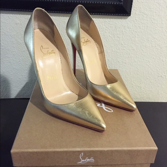 SOLD!! Gold So Kates