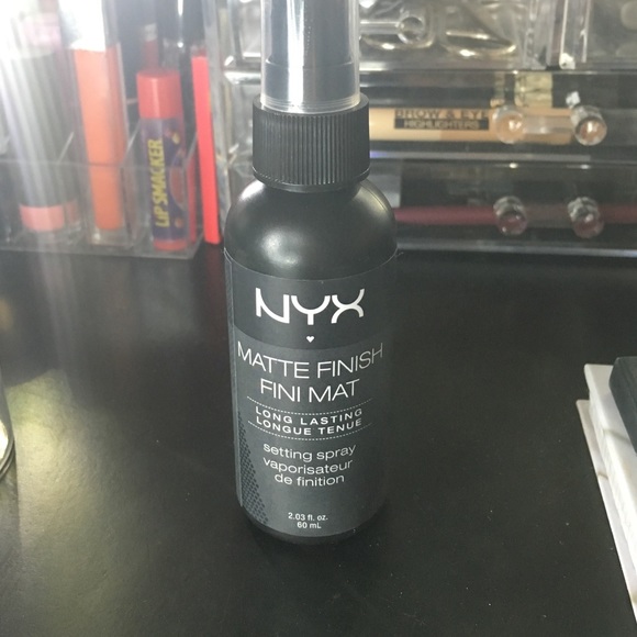 NYX MATTE FINISHING SPRAY