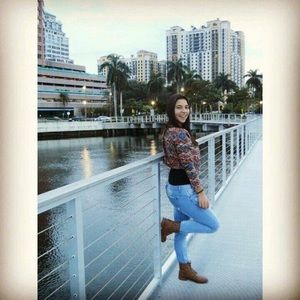 Meet your Posher, Camila