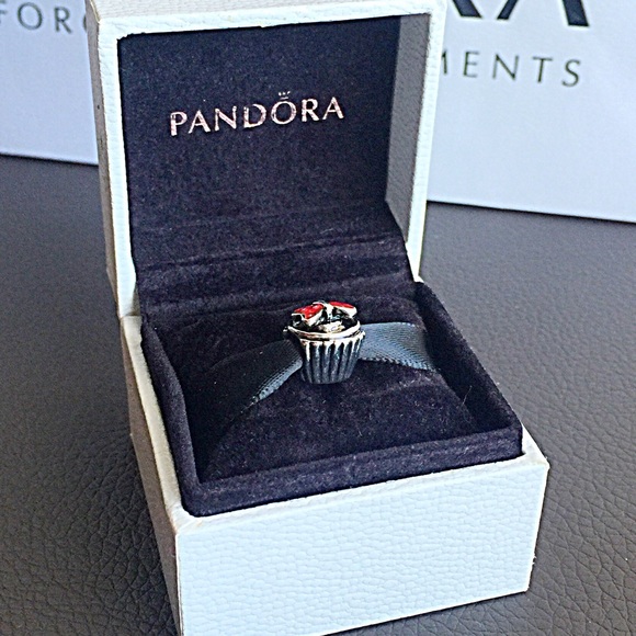 pandora disney minnie cupcake charm pandora disney minnie cupcake charm