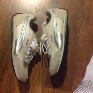 Final price  $7 Puma shoes