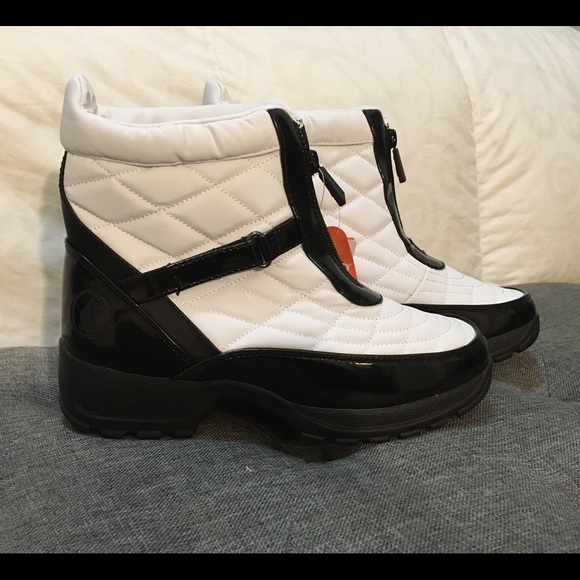 NWT. Sporto Thermolite Waterproof Boots