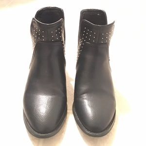 💥SALE💥 Black studded booties