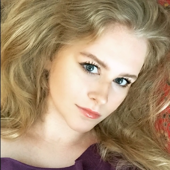 Meet your Posher, Julianne - Picture 3 of 4