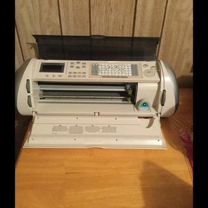 Cricut expression with extras