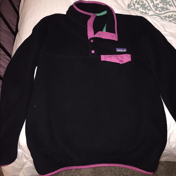 Patagonia Sweaters - EUC Patagonia fleece half zip
