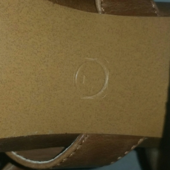 Chestnut strappy heels - Picture 4 of 4