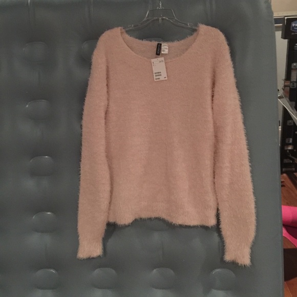 Soft pink sweater - NWT
