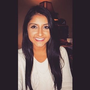 Meet your Posher, Alexis