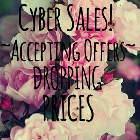 Looking to clear out my closet make me an offer 🎀