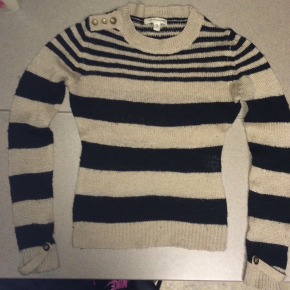 Small long sleeve sweater