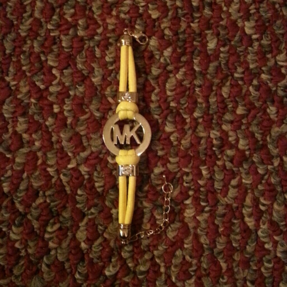 Bracelet - Picture 1 of 3