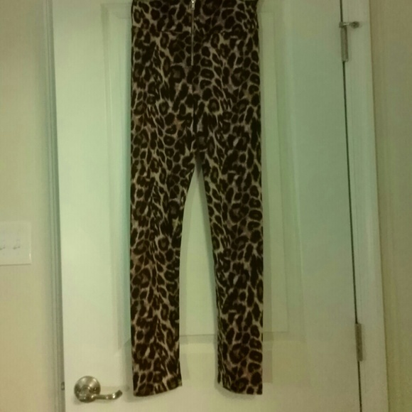 Leopard print leggings