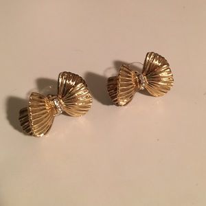 Lilly Pulitzer Jewelry - Lilly Pulitzer gold bow earrings Lilly Pulitzer Jewelry - Lilly Pulitzer gold bow earrings