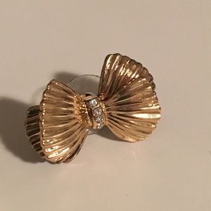 Lilly Pulitzer Jewelry - Lilly Pulitzer gold bow earrings Lilly Pulitzer Jewelry - Lilly Pulitzer gold bow earrings