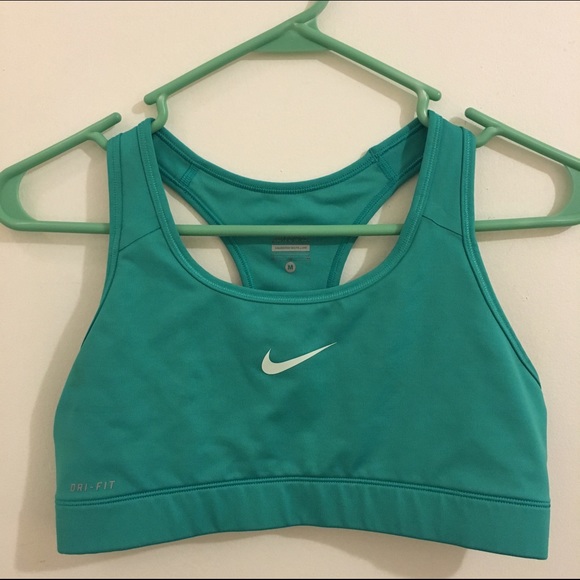 Nike pro sports bra
