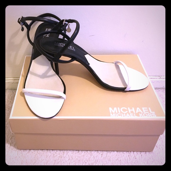 Michael Kors, Carlene Sandal🏝