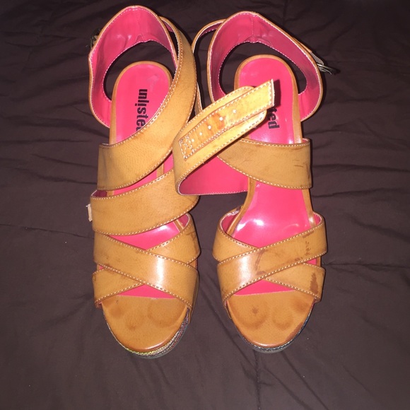 Wedge shoe